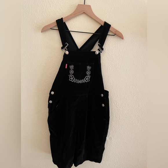 1990’s Vintage Black Velvet Embroidered Overalls Size S - Picture 6 of 6